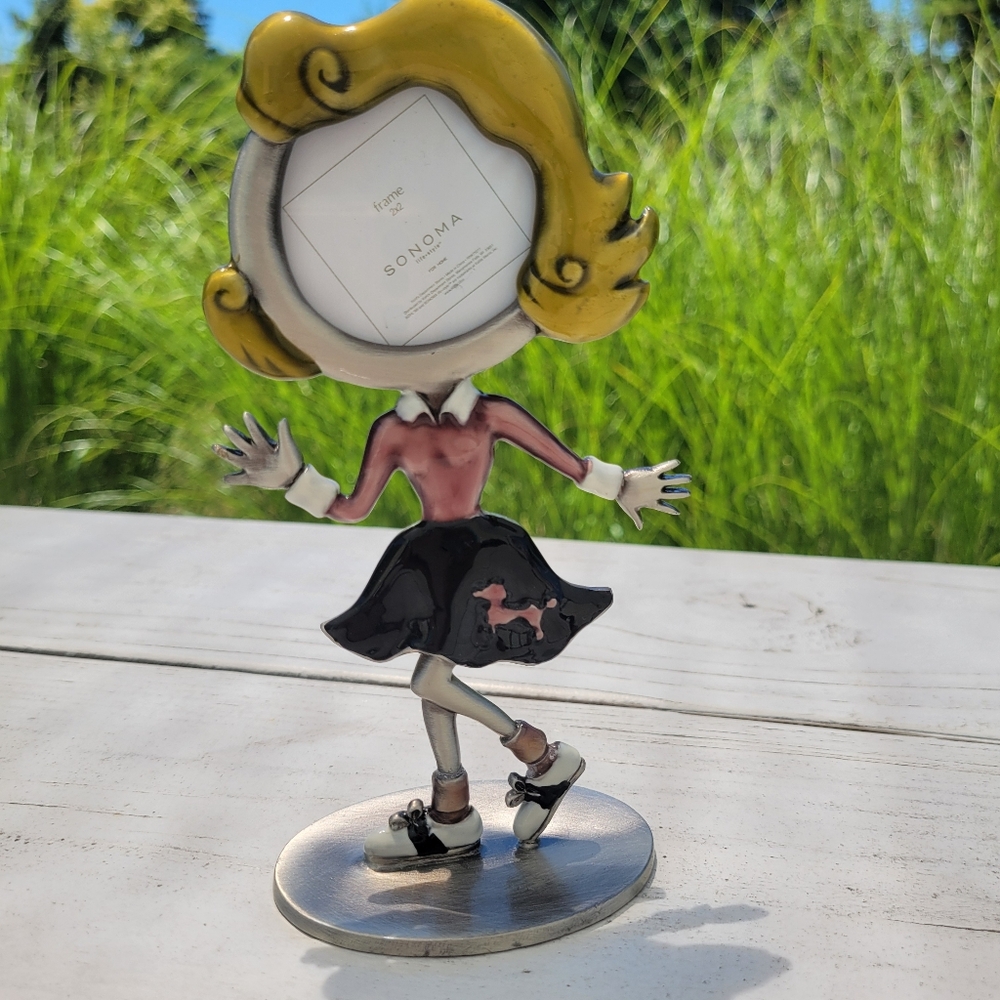 Girl with Poodle Skirt Picture Frame ~ 1950s Vibe! ~ Needs Repair ~ Metal ~ Cute - Picture 7 of 14